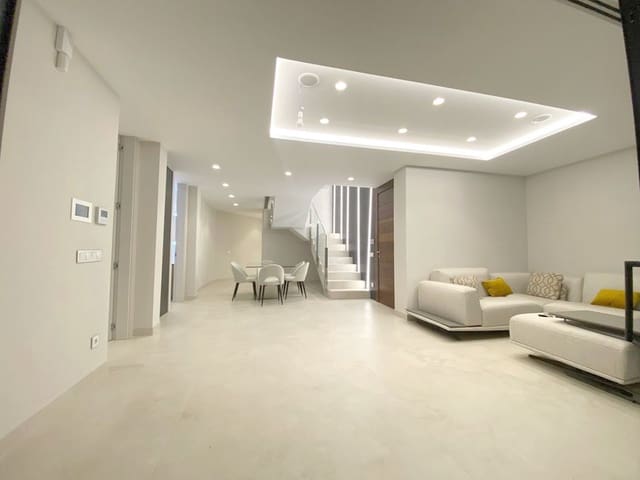 4 chambre Appartement à vendre à Benidorm avec piscine garage - 1 650 000 € (Ref: 8833579)