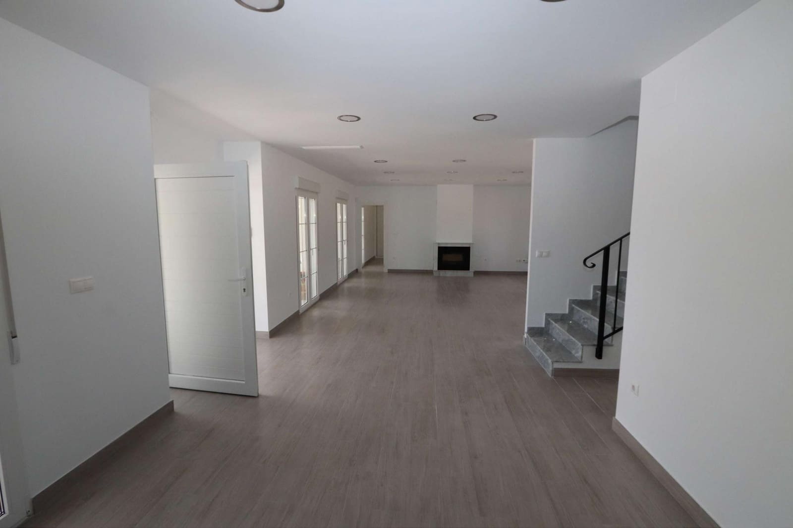 4 bedroom Villa for sale in Pinoso with pool - € 547,000 (Ref: 8850715)