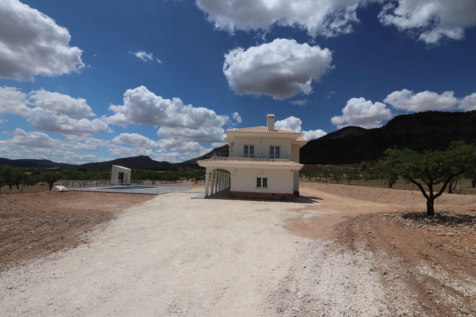 4 bedroom Villa for sale in Pinoso with pool - € 547,000 (Ref: 8850715)