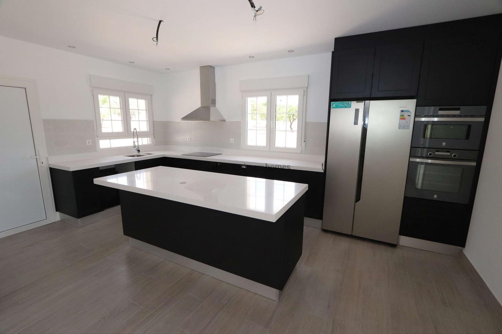 4 bedroom Villa for sale in Pinoso with pool - € 547,000 (Ref: 8850715)