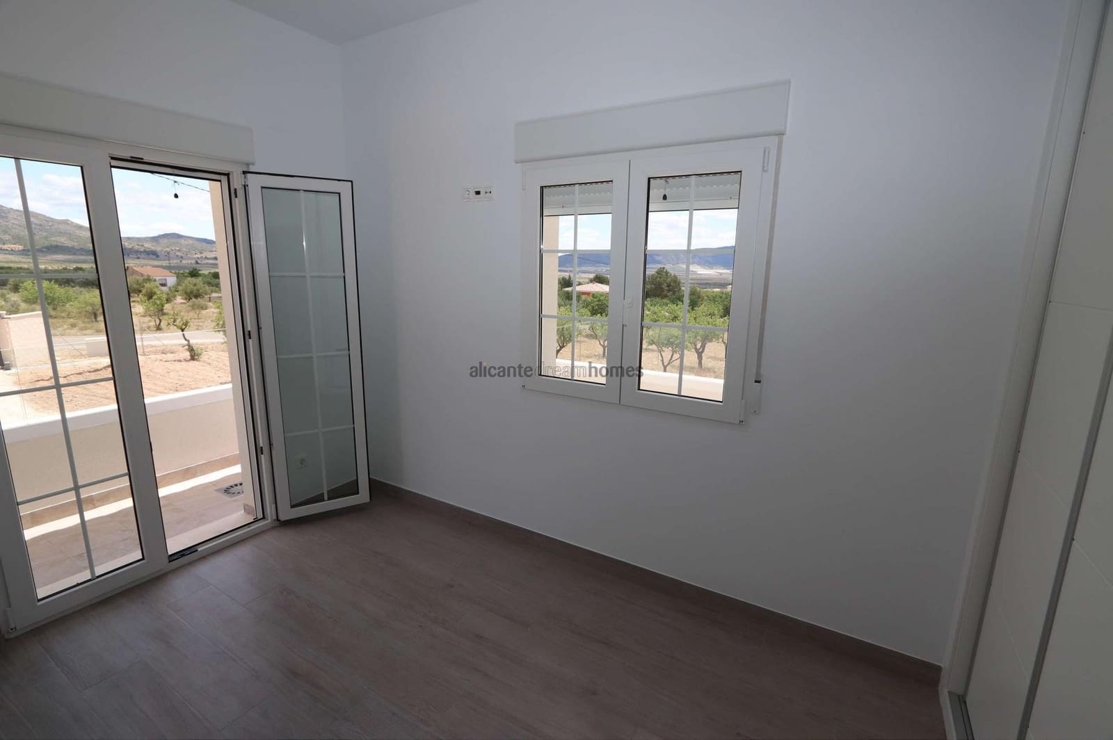 4 bedroom Villa for sale in Pinoso with pool - € 547,000 (Ref: 8850715)