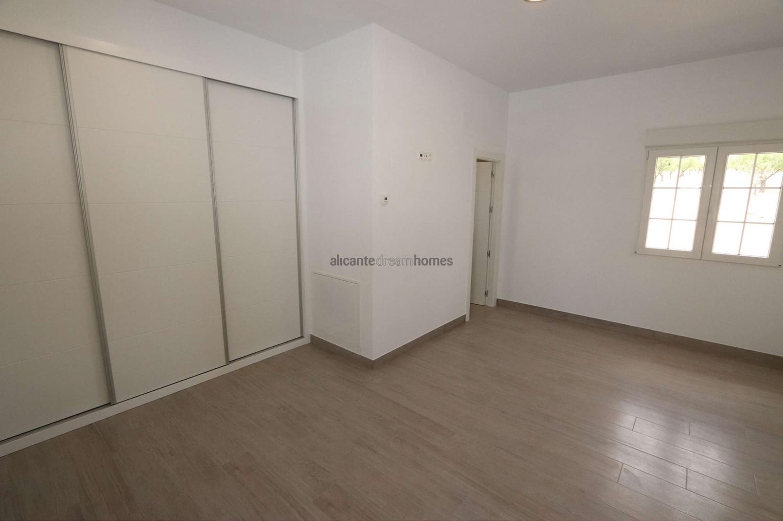 4 bedroom Villa for sale in Pinoso with pool - € 547,000 (Ref: 8850715)