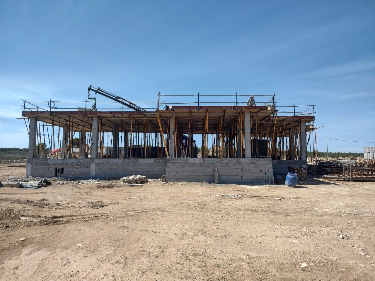 3 makuuhuone Huvila myytävänä paikassa Pinoso mukana uima-altaan 
autotalli - 360 000 € (Ref: 9093201)