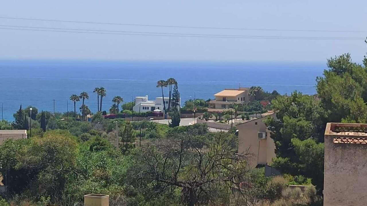 3 bedroom Villa for sale in El Campello - € 1,050,000 (Ref: 9148909)