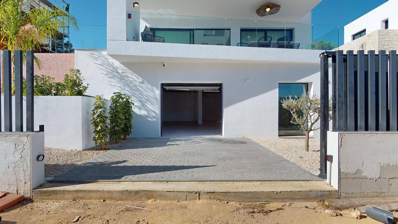 Chalet de 3 habitaciones en Polop en venta con piscina - 680.000 € (Ref: 9148918)
