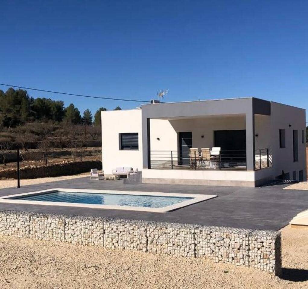 3 Zimmer Villa zu verkaufen in Pinoso mit Pool - 299.900 € (Ref: 9148922)