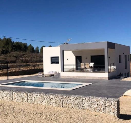 Chalet de 3 habitaciones en Pinoso en venta con piscina - 299.900 € (Ref: 9148922)