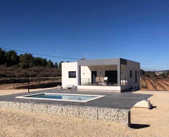 Chalet de 3 habitaciones en Pinoso en venta con piscina - 299.900 € (Ref: 9148922)