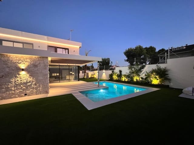3 soverom Villa til salgs i Cabo Roig, Orihuela med svømmebasseng - € 585 000 (Ref: 9164959)