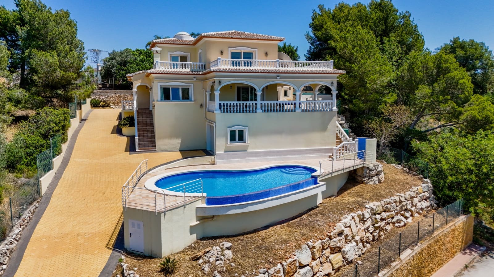 4 soveværelse Villa til salg i Javea / Xabia med swimmingpool - € 849.000 (Ref: 9178062)