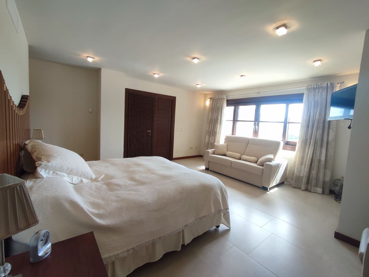 4 bedroom Villa for sale in Avileses with pool - € 995,000 (Ref: 9182077)