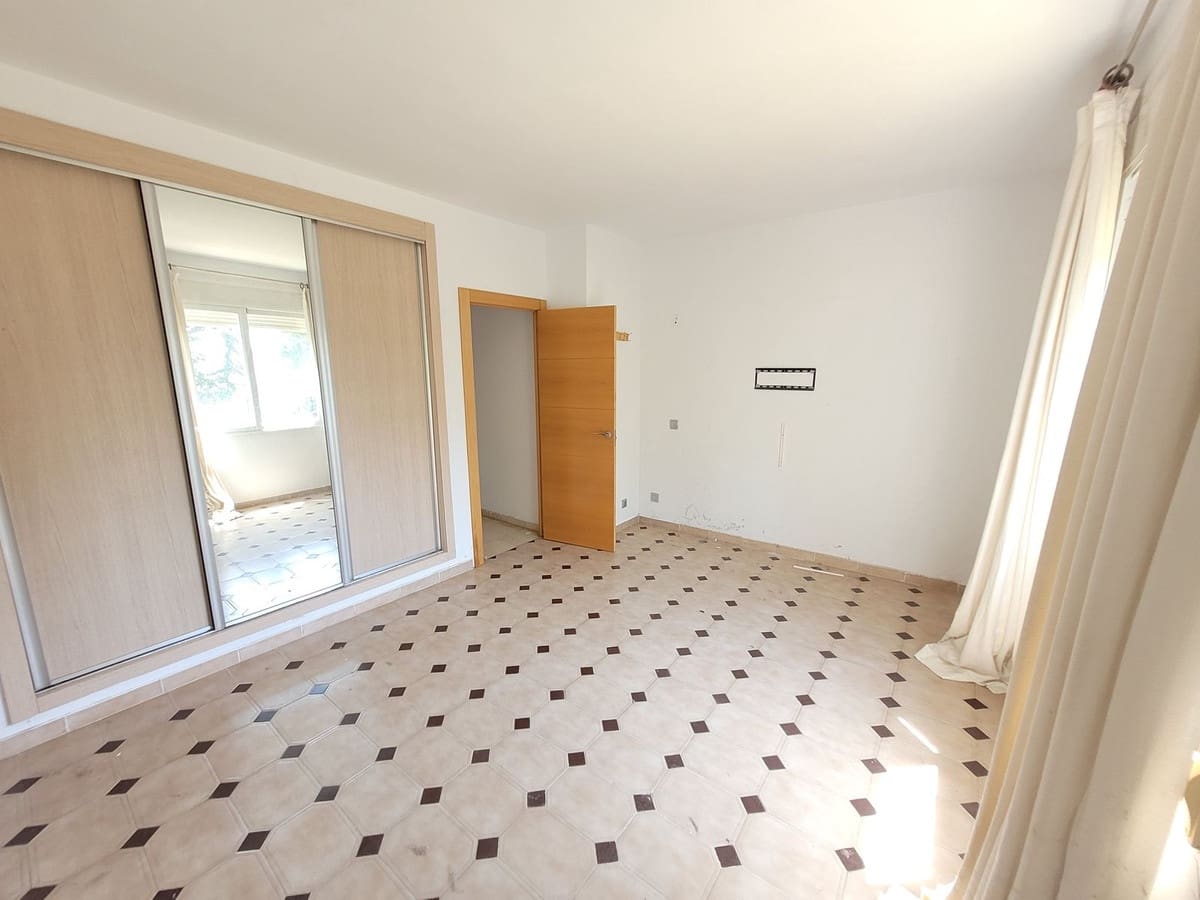 4 makuuhuone Huvila myytävänä paikassa Marbella - 925 000 € (Ref: 9182089)