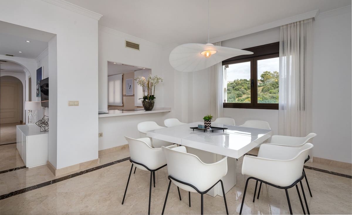 3 soveværelse Byhus til salg i Estepona med swimmingpool - € 756.412 (Ref: 9182107)