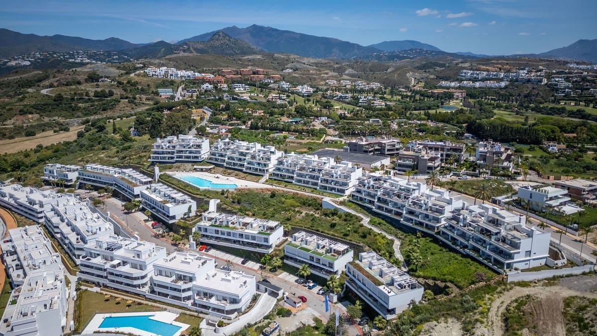 3 bedroom Townhouse for sale in Cancelada with pool - € 640,000 (Ref: 9182118)