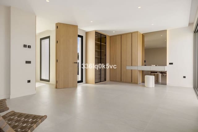 4 soveværelse Villa til salg i Zona Calvario, Estepona med swimmingpool - € 1.685.000 (Ref: 9182141)