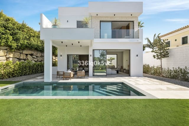 4 soveværelse Villa til salg i Zona Calvario, Estepona med swimmingpool - € 1.685.000 (Ref: 9182141)