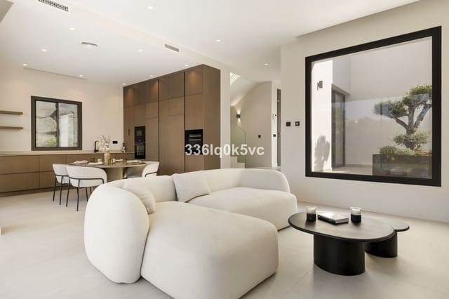 4 soveværelse Villa til salg i Zona Calvario, Estepona med swimmingpool - € 1.685.000 (Ref: 9182141)