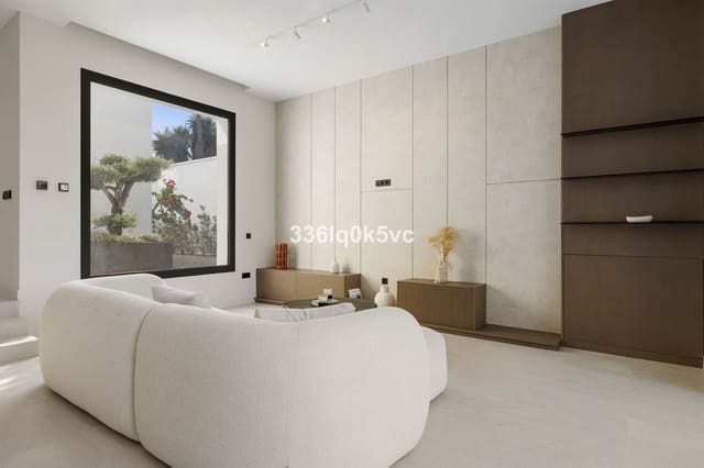 4 soveværelse Villa til salg i Zona Calvario, Estepona med swimmingpool - € 1.685.000 (Ref: 9182141)