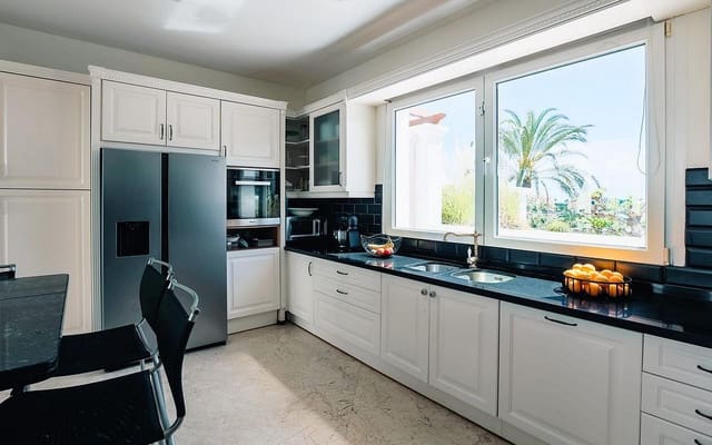 5 slaapkamer Villa te koop in Selwo, Estepona met zwembad garage - € 1.495.000 (Ref: 9182166)