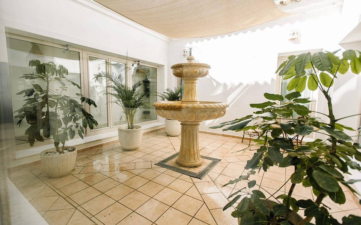 5 slaapkamer Villa te koop in New Golden Mile met zwembad garage - € 1.495.000 (Ref: 9182166)