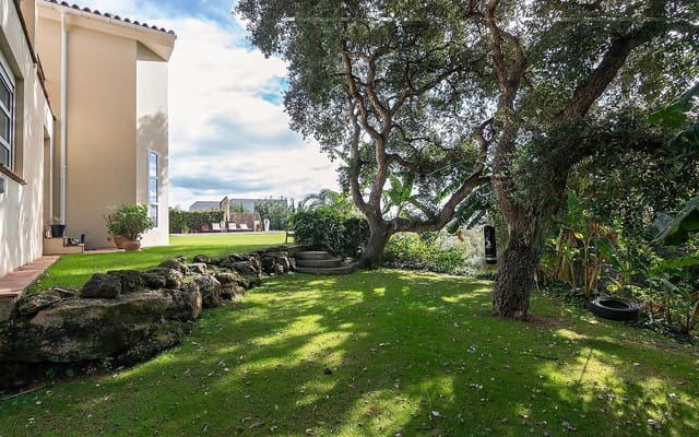 6 slaapkamer Villa te koop in Sotogrande Costa, San Roque met zwembad - € 1.850.000 (Ref: 9182167)