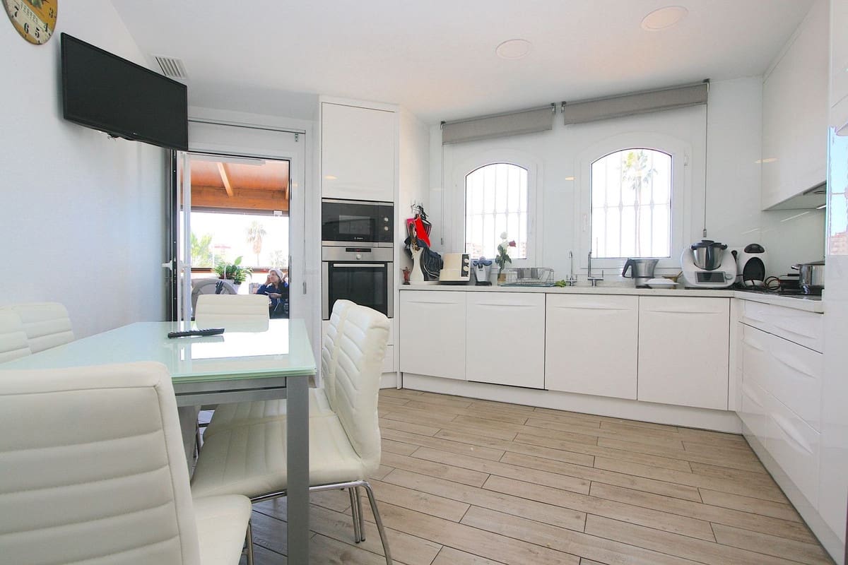 4 soverom Hus til salgs i Fuengirola med svømmebasseng - € 1 050 000 (Ref: 9182200)