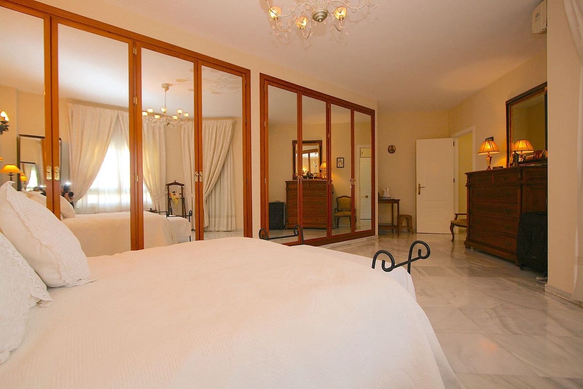 4 soveværelse Byhus til salg i Fuengirola med swimmingpool - € 1.100.000 (Ref: 9182200)