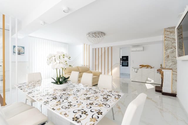 4 soveværelse Byhus til salg i Punta Prima, Torrevieja med swimmingpool garage - € 545.000 (Ref: 9182210)