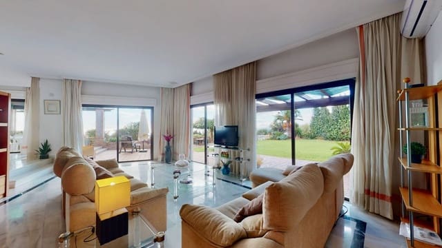 Chalet de 7 habitaciones en La Capellania, Benalmádena en venta con piscina - 1.795.000 € (Ref: 9182213)