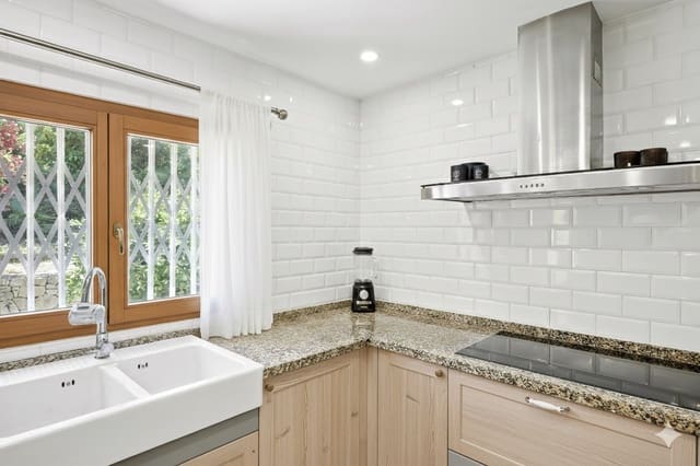 7 soveværelse Villa til salg i Partides comunes - Adsubia, Javea / Xàbia med swimmingpool - € 1.095.000 (Ref: 9182217)