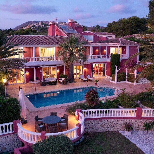 7 soverom Kommersiell til salgs i Moraira med svømmebasseng - € 2 750 000 (Ref: 9182223)