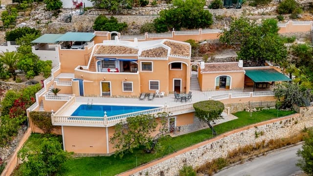 4 bedroom Villa for sale in Partida Tosal - Zona del Castellans, Javea / Xàbia with pool - € 795,000 (Ref: 9182227)