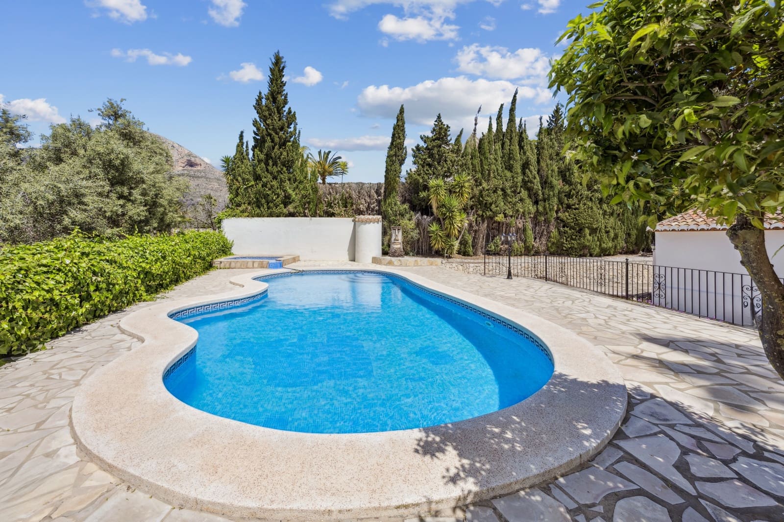 8 soveværelse Villa til salg i Javea / Xabia med swimmingpool - € 1.590.000 (Ref: 9182228)