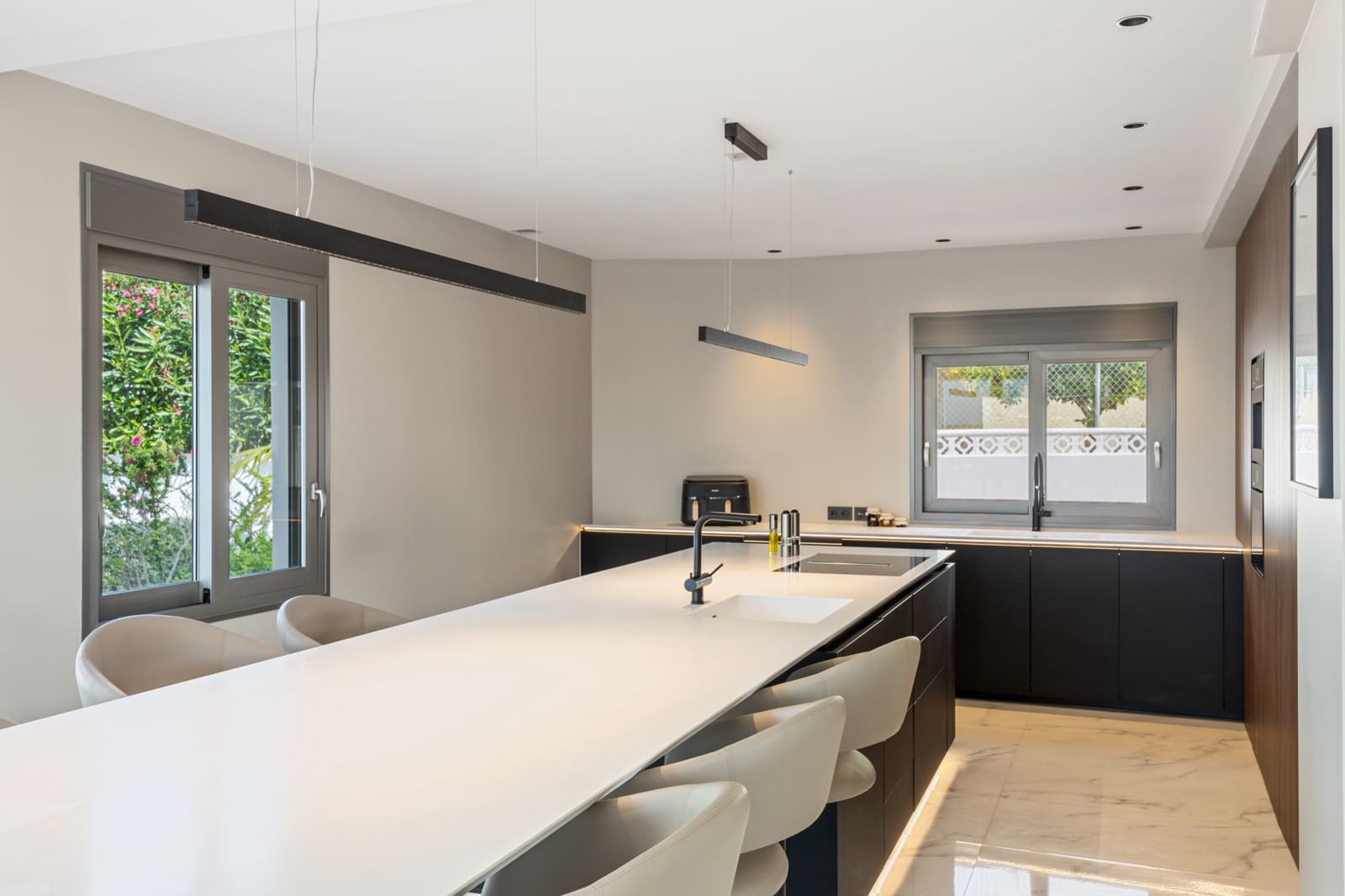 4 quarto Moradia para venda em La Nucia com piscina - 1 495 000 € (Ref: 9182243)