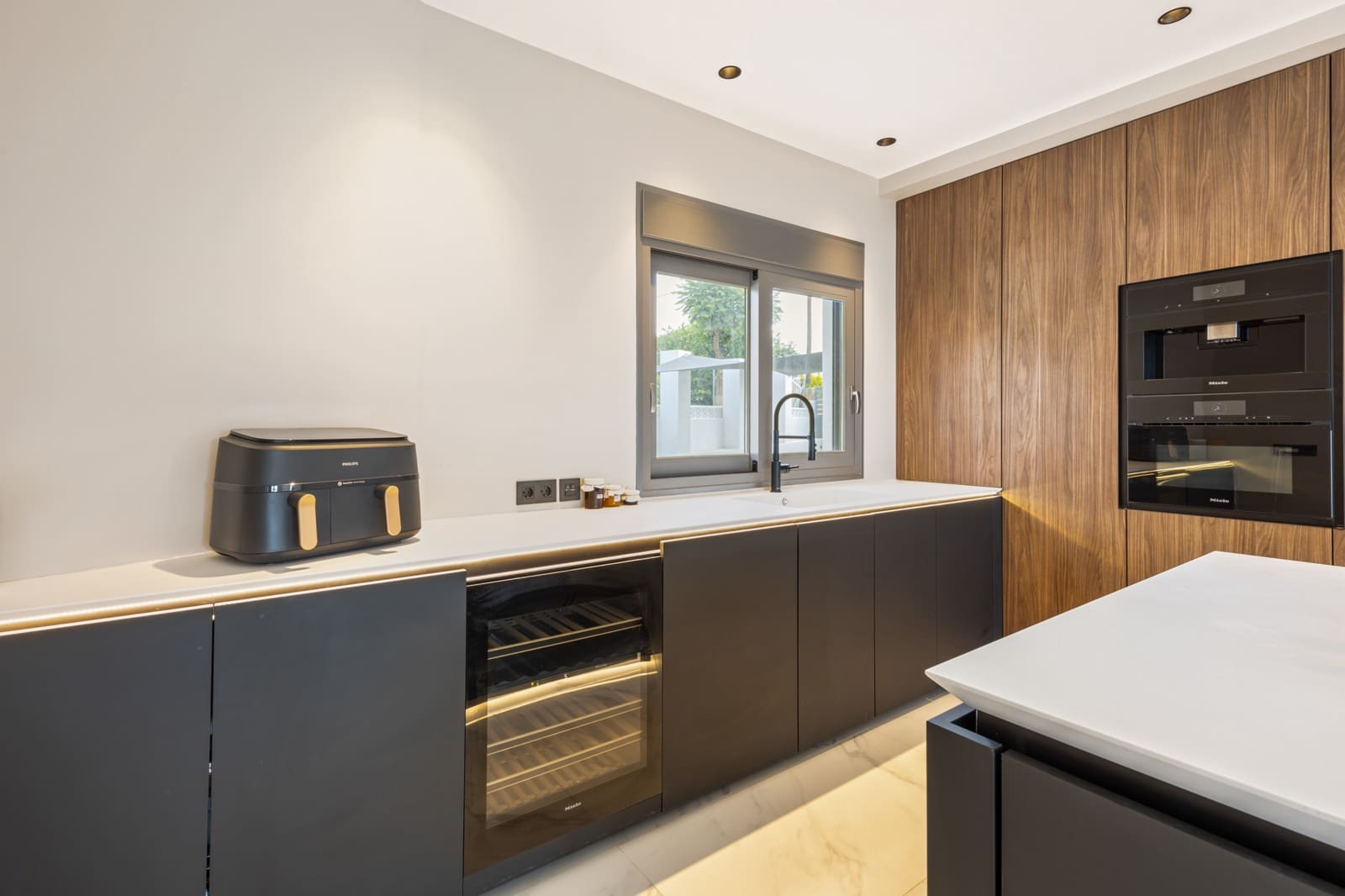 4 quarto Moradia para venda em La Nucia com piscina - 1 495 000 € (Ref: 9182243)