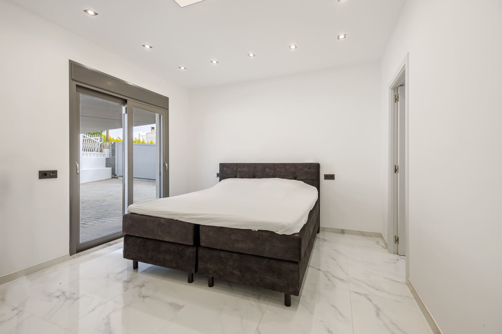 4 quarto Moradia para venda em La Nucia com piscina - 1 495 000 € (Ref: 9182243)