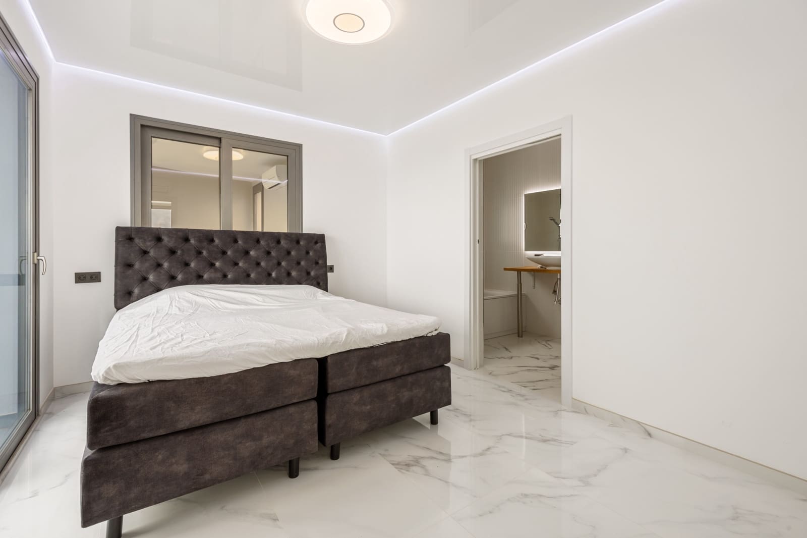 4 quarto Moradia para venda em La Nucia com piscina - 1 495 000 € (Ref: 9182243)