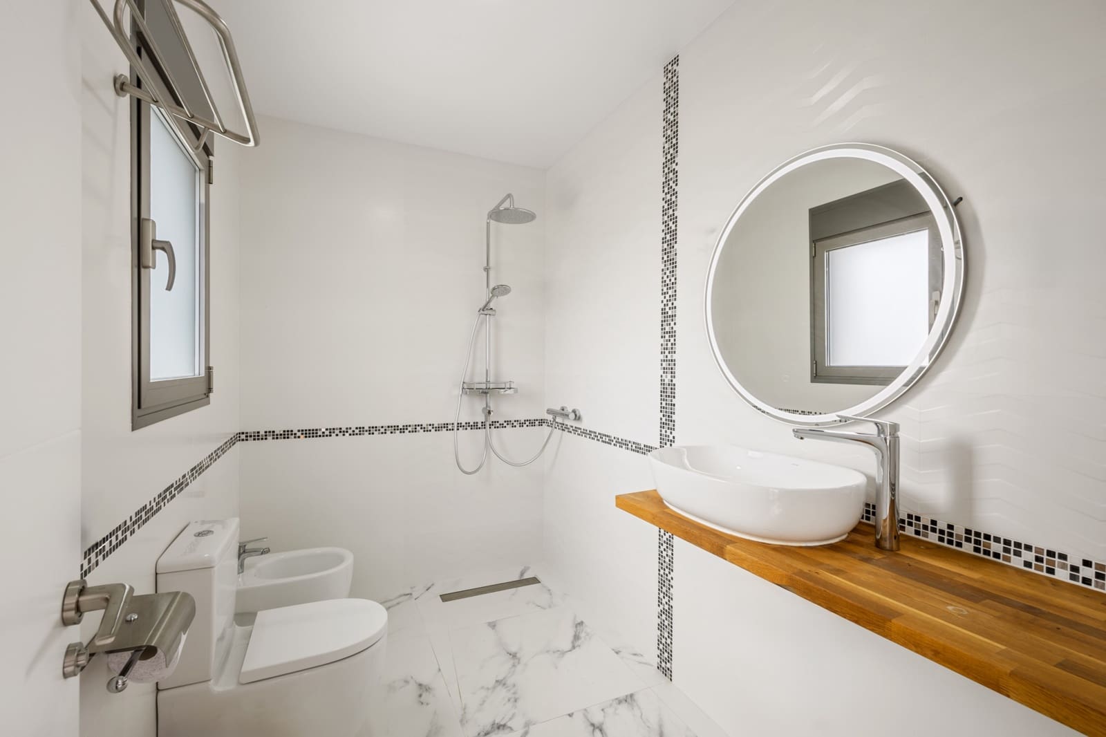 4 quarto Moradia para venda em La Nucia com piscina - 1 495 000 € (Ref: 9182243)