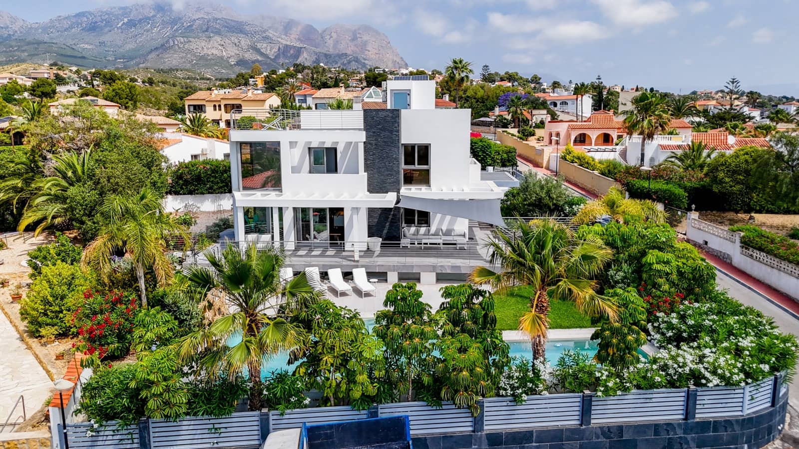 4 quarto Moradia para venda em La Nucia com piscina - 1 495 000 € (Ref: 9182243)