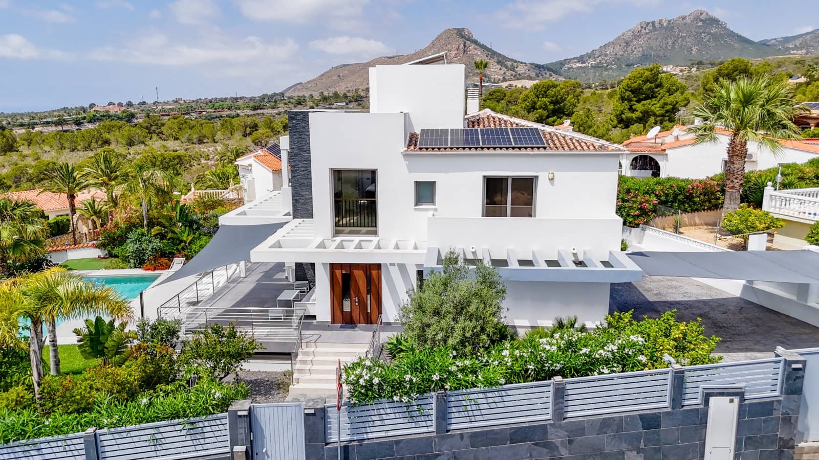 4 quarto Moradia para venda em La Nucia com piscina - 1 495 000 € (Ref: 9182243)