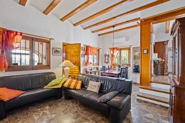 4 soveværelse Villa til salg i Partides comunes - Adsubia, Javea / Xàbia med garage - € 749.000 (Ref: 9182251)