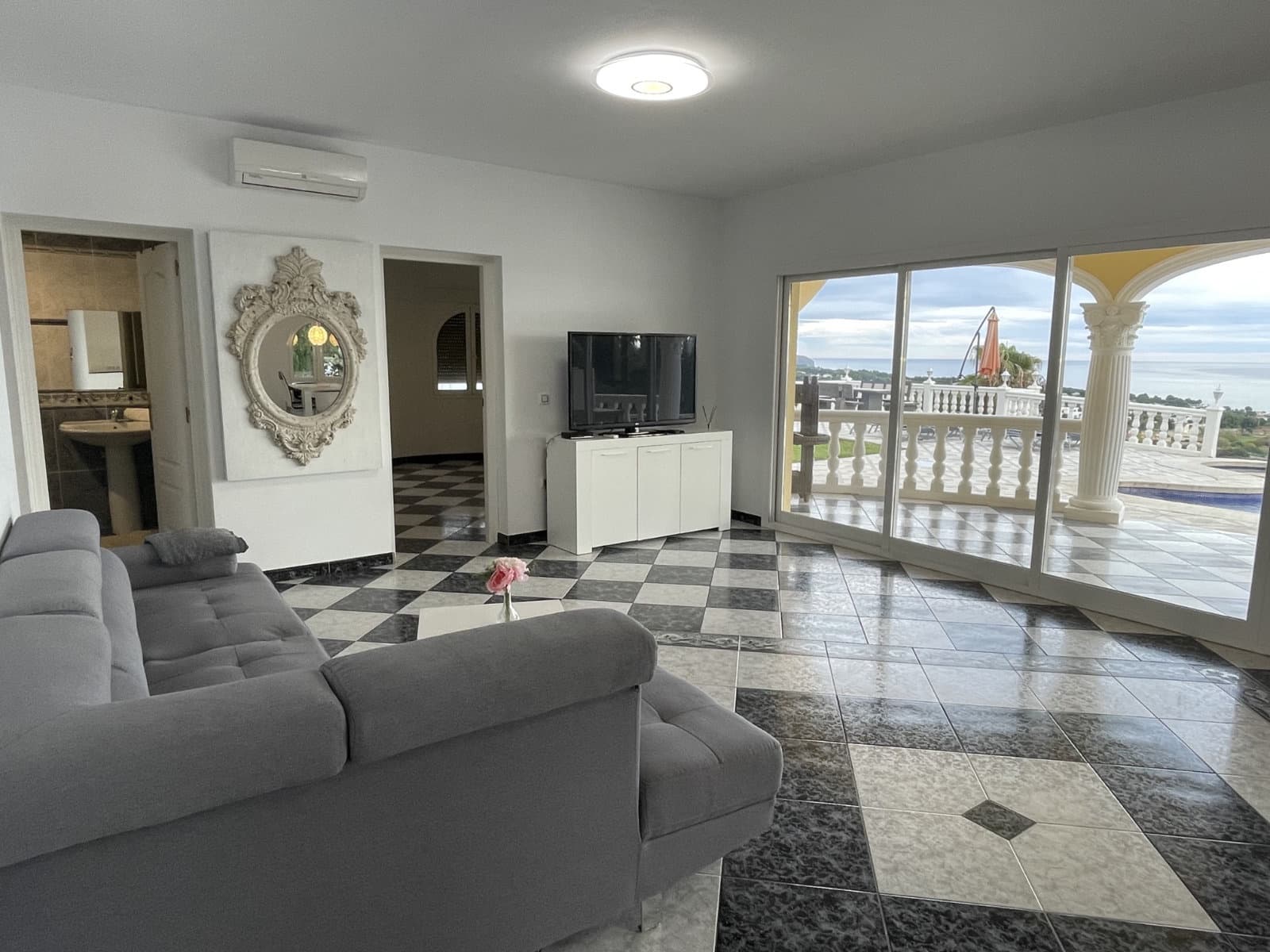 4 soverom Villa til salgs i Calpe / Calp med svømmebasseng garasje - € 1 250 000 (Ref: 9182258)