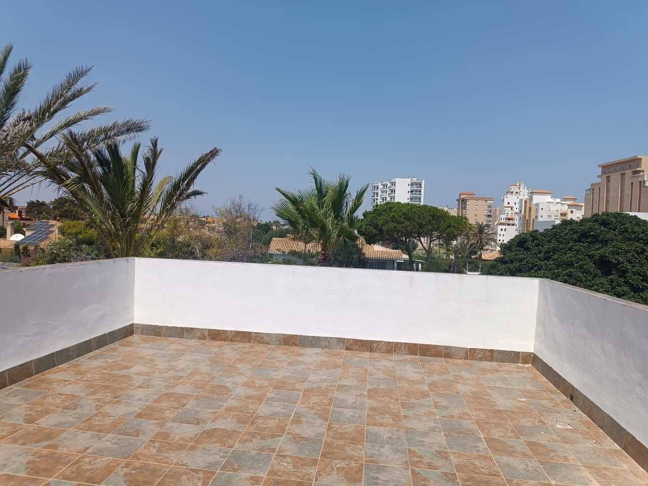 7 bedroom Villa for sale in Los Alcazares with pool - € 1,050,000 (Ref: 9182266)