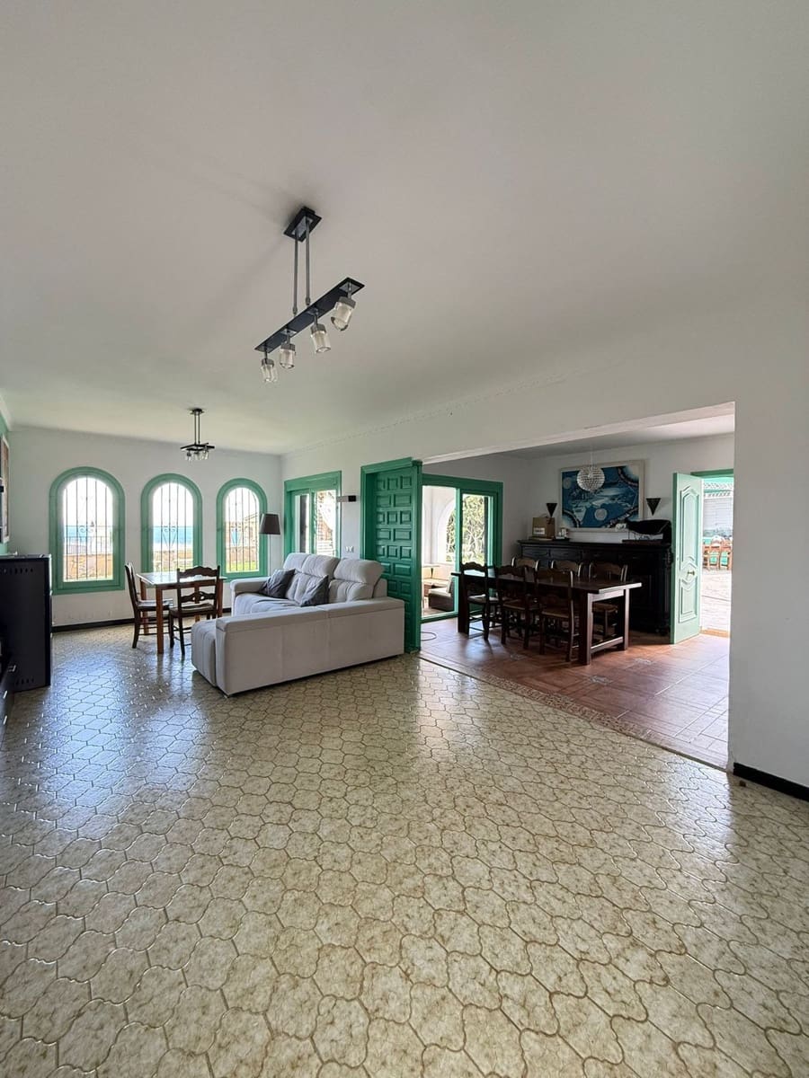 2 bedroom Villa for sale in Torremuelle with pool - € 845,000 (Ref: 9182287)