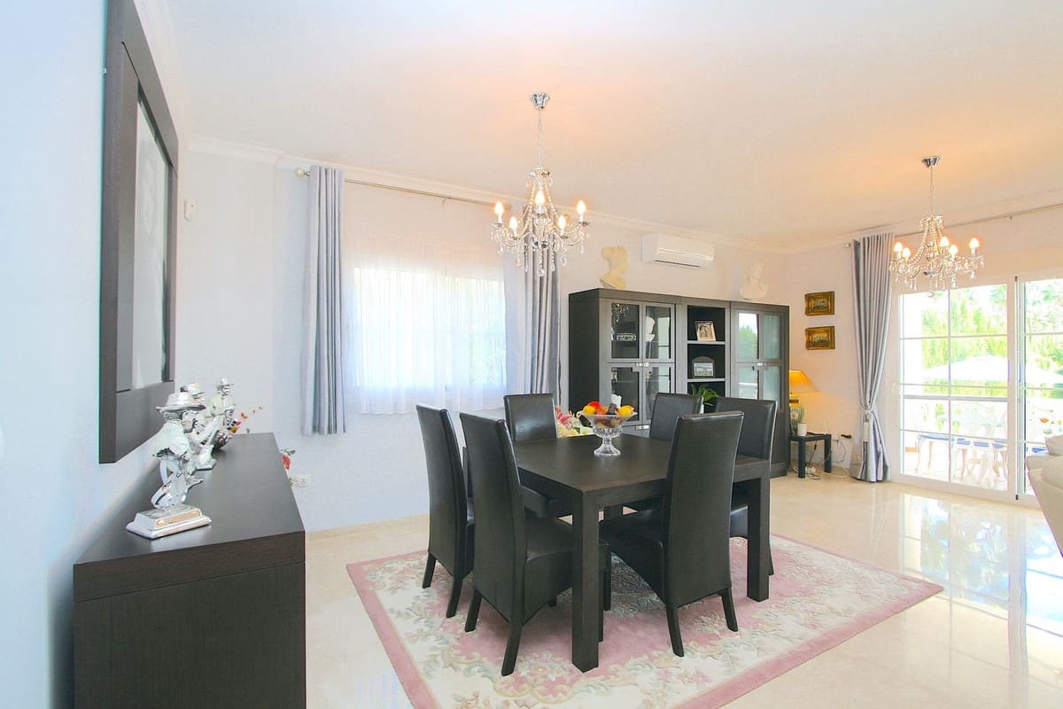 5 soveværelse Villa til salg i Mijas Golf med swimmingpool - € 1.250.000 (Ref: 9182294)