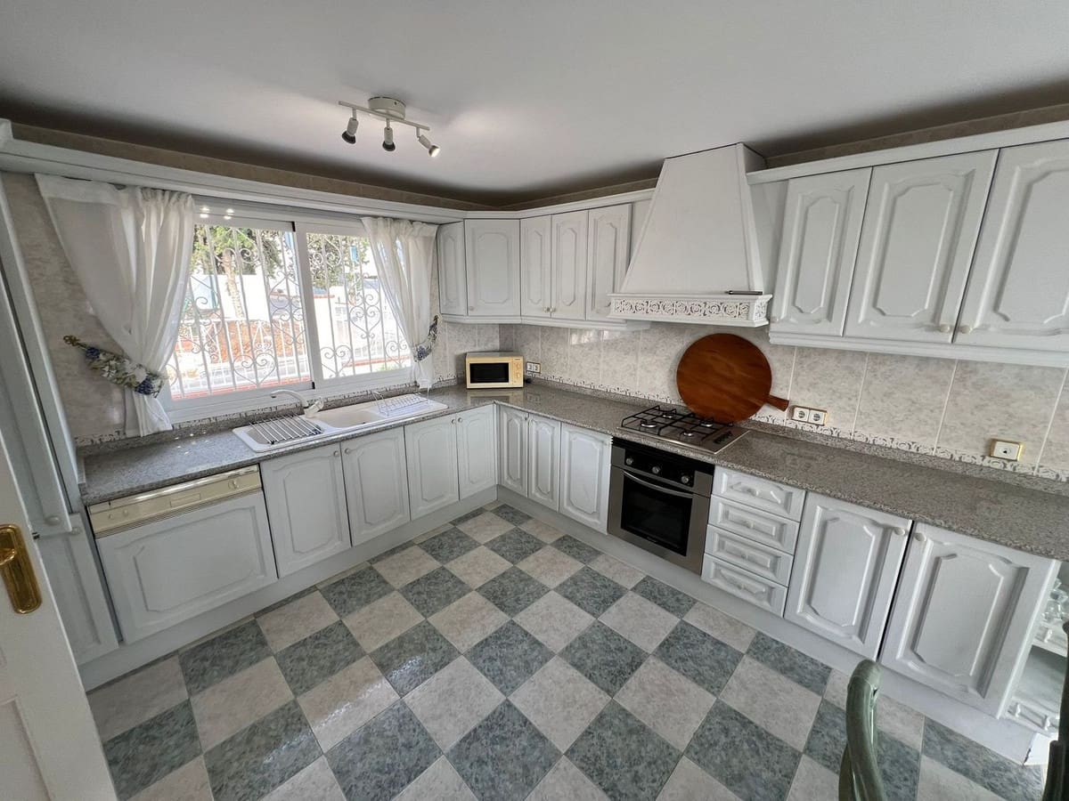 4 bedroom Villa for sale in Campo Mijas with pool - € 745,000 (Ref: 9182295)