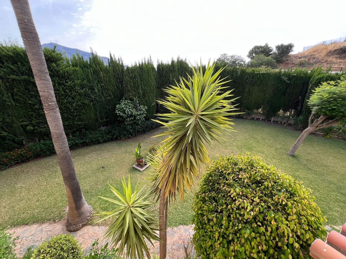 4 bedroom Villa for sale in Campo Mijas with pool - € 745,000 (Ref: 9182295)