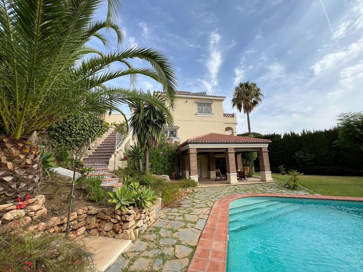 4 bedroom Villa for sale in Campo Mijas with pool - € 745,000 (Ref: 9182295)