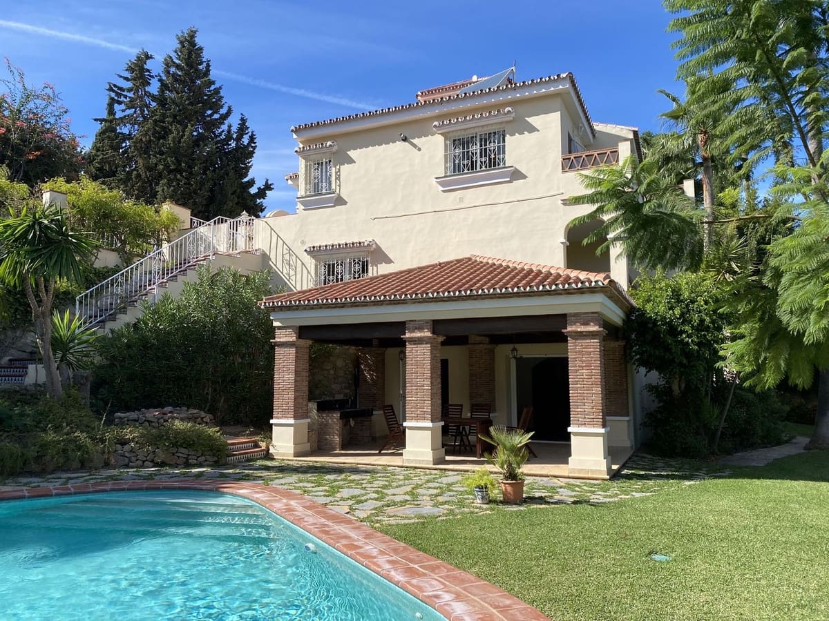 4 bedroom Villa for sale in Campo Mijas with pool - € 745,000 (Ref: 9182295)