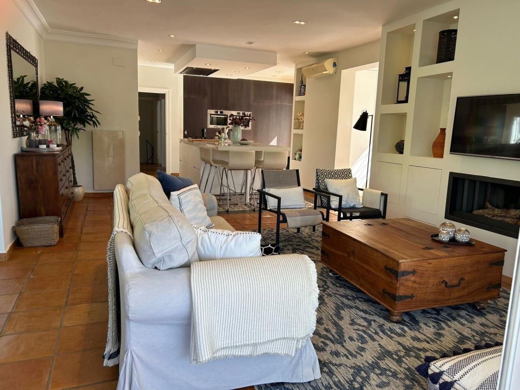 5 bedroom Villa for sale in Altea with pool garage - € 750,000 (Ref: 9182306)